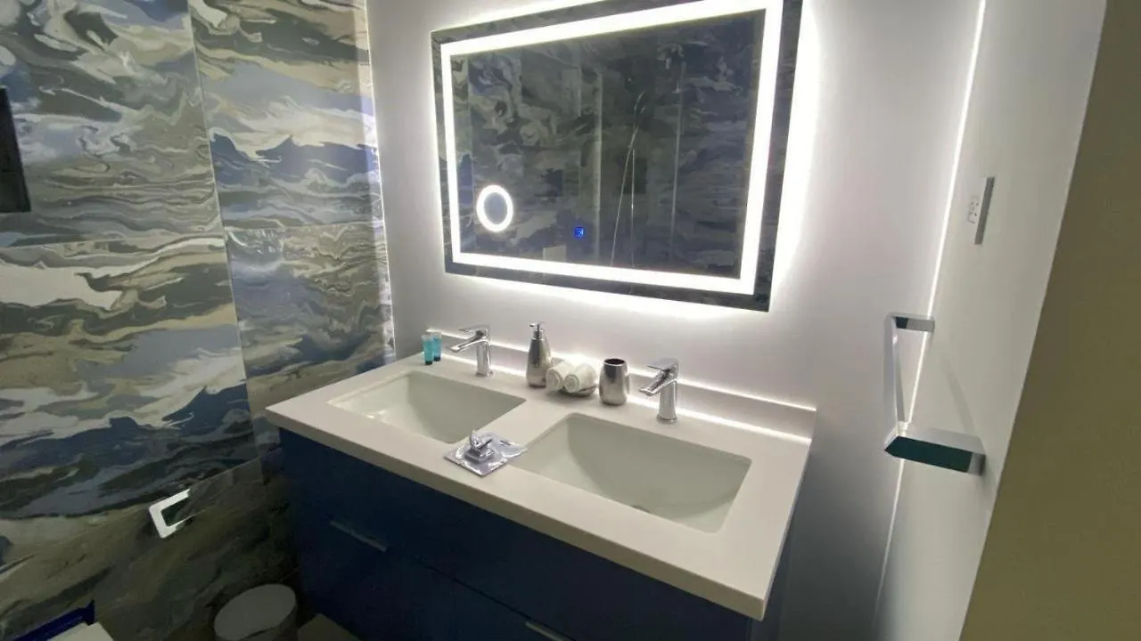 Stylish Bubali Suites Near Eagle Beach 棕榈滩
