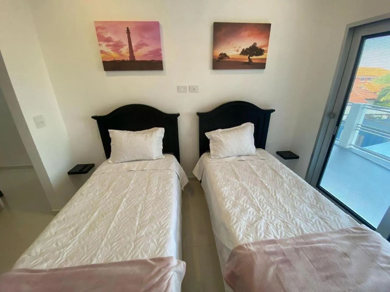 Stylish Bubali Suites Near Eagle Beach 棕榈滩 0*,